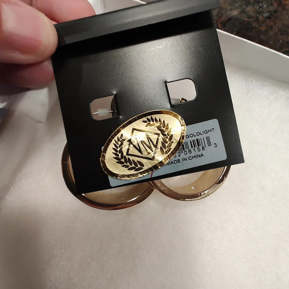 NWT Vince Camuto Gold Hoop Earrings, 1.5